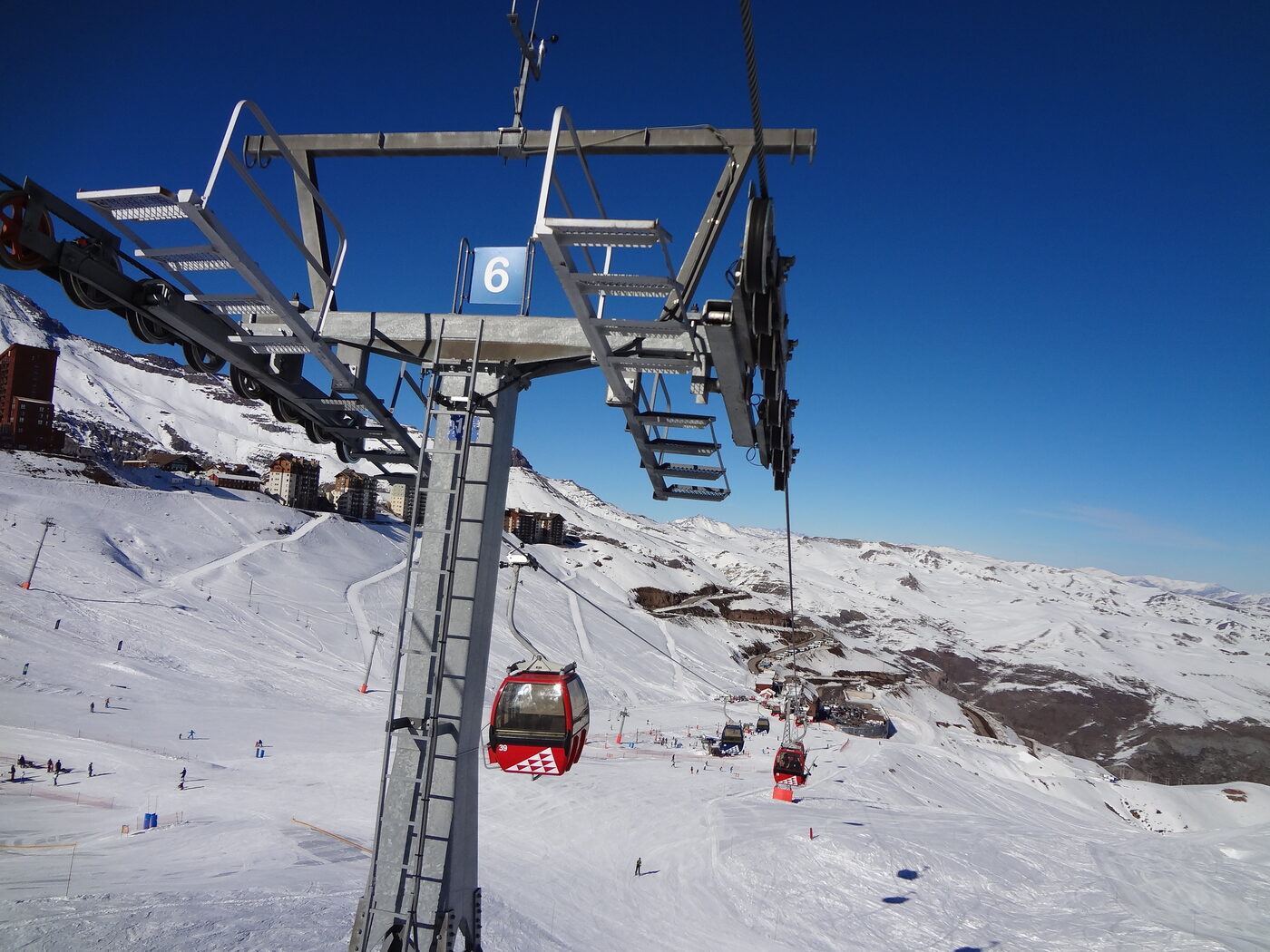 Gôndolas em movimento em Valle Nevado